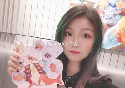 置身泳池，尽情欣赏yoko宅夏妹汤物语泳装美图。