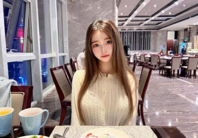 Eloise软软举牌，原图精选：身世复杂的银桥公主cos。
