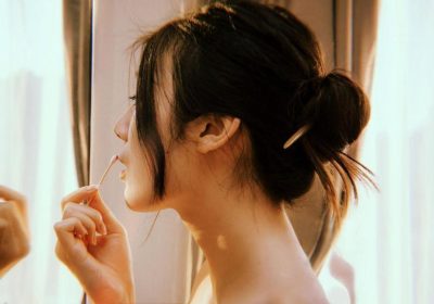一米八的大梨子的照片原图，感受她真实的独特魅力。