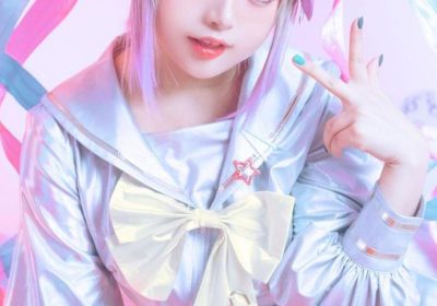 从这张尤猫醒醒的照片中，看到了她作品的灵感来源。