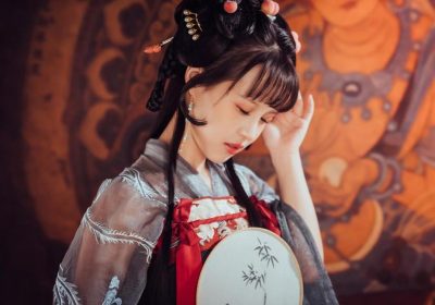 美图欣赏：晕崽zz圣诞小红帽cos作品