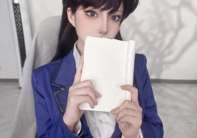 菌烨tako黑色吊带裙，coser用心打磨的艺术，分享我的美丽瞬间