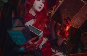 漫威漫画《红女巫》真人COS图 (CN：南桃Momoko)