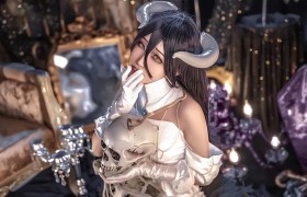 Overlord-雅儿贝德 白衣黑发黑翼的女性恶魔