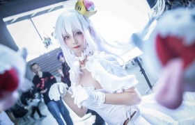 漫展里的幽灵姬真人COS（CN：蜜汁猫裘）