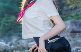 户外美女miko酱ww 小小溪流图片欣赏