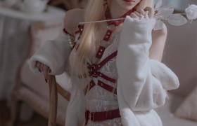 南桃momoko雷姆cos，依旧是年轻的90后女孩