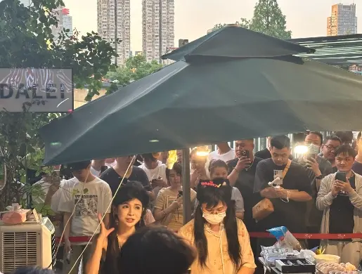 狗头萝莉又被粉丝举报，因摊位缺证暂停营业！-4