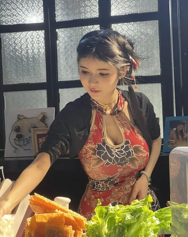狗头萝莉回应被举报，穿着有曲线也不行 两个多月辗转3个城市-2