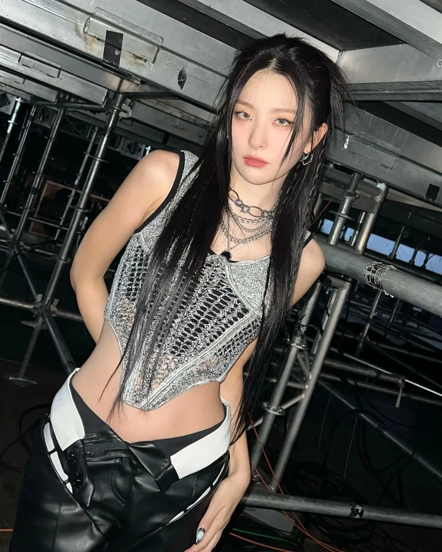 姜涩琪是哪个女团成员，姜涩琪ins照片更新又酷又飒-3