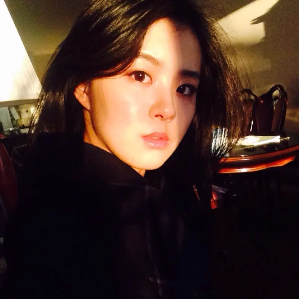 BLACKPINK的Rose朴彩英姐姐长得就像金智秀，粉丝们简直受不了-5
