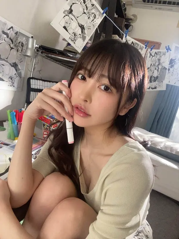 00后极品后浪《森日向子》高颜值长腿女演员的代表-1