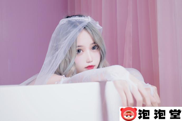 全程车内不盖被子做运动打扑克视频网友直呼太刺激了-1