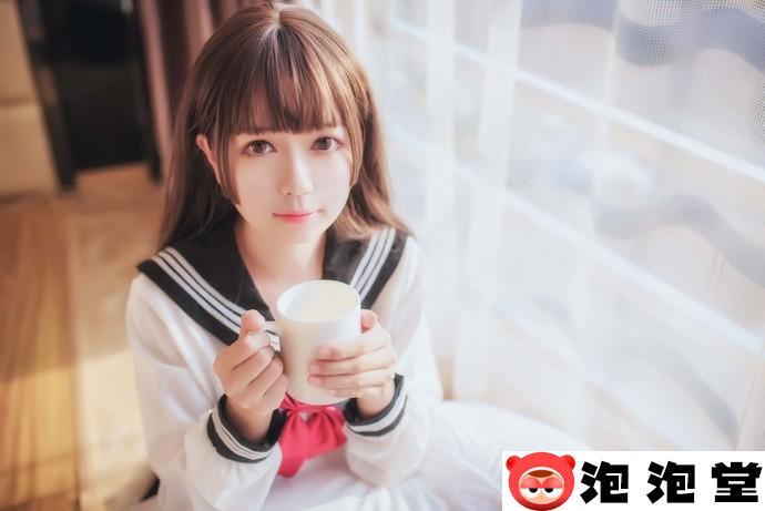 超吸睛！白金saki校园水手服勾引起学生时期的美好时光-1