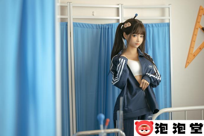 可爱少女蠢沫沫下班后还要检查身体 图集中另一个人是谁-2