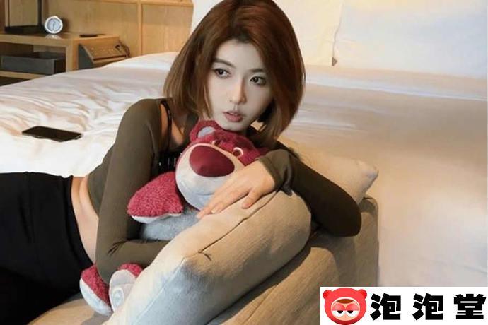 聂小雨黑色皮衣3分25秒吃鸡视频哪里可以看？多人运动是什么内容？-4