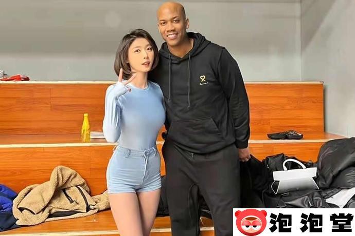 聂小雨黑色皮衣3分25秒吃鸡视频哪里可以看？多人运动是什么内容？-6