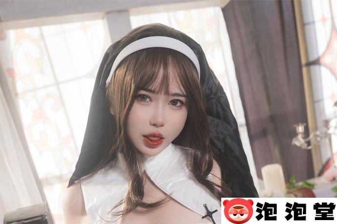 Tina很妖孽呀万圣修女造型太火辣 cos作品全揭秘！-4