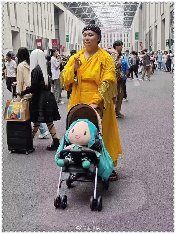 上海CP29漫展惊现“女菩萨”COSPLAY，网友：你们牛逼！