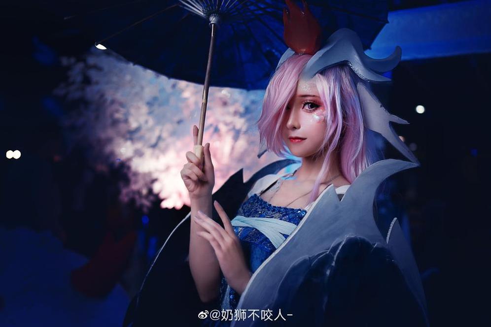 奶狮不咬人最新摄影作品图集，气氛深邃