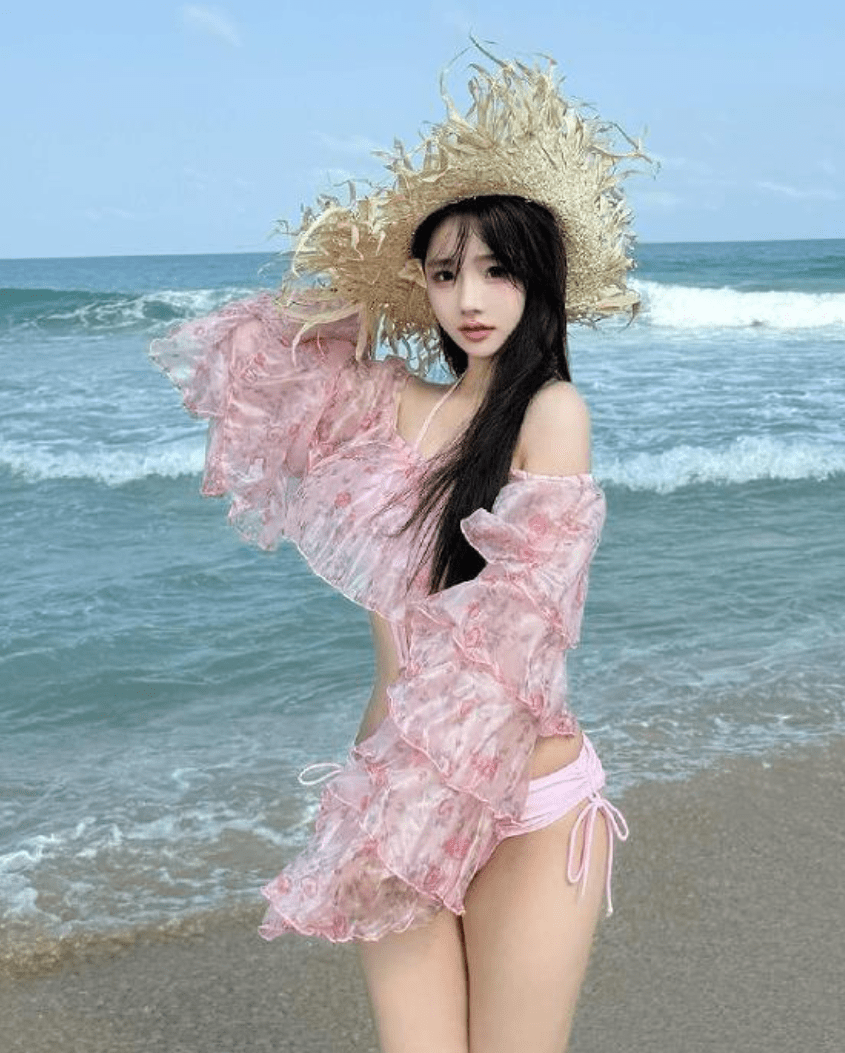 小小叮当个人简介，写真图片及视频一览