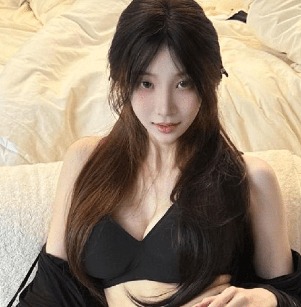 肚脐小师妹个人简介，岛遇写真套图作品赏析