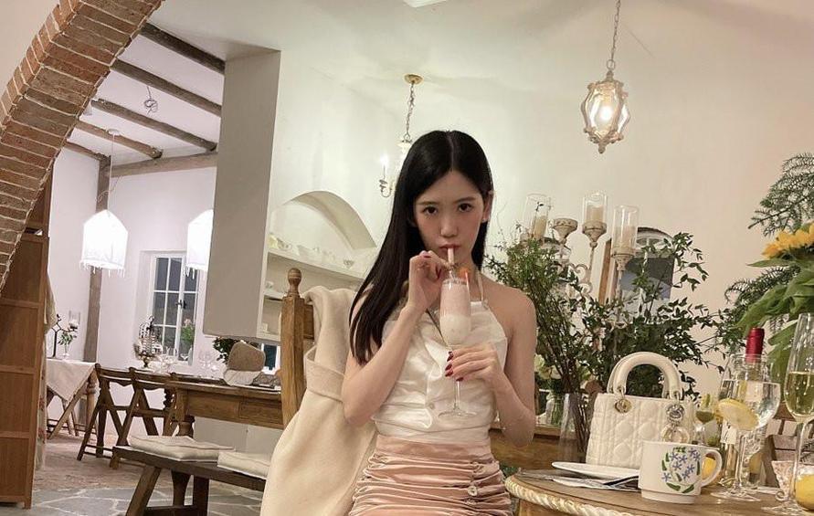 chloe霏霏霏百度盘内的角色扮演作品,颠覆你的认知 chloe霏霏霏百度盘内的角色扮演作品,颠覆你的认知
