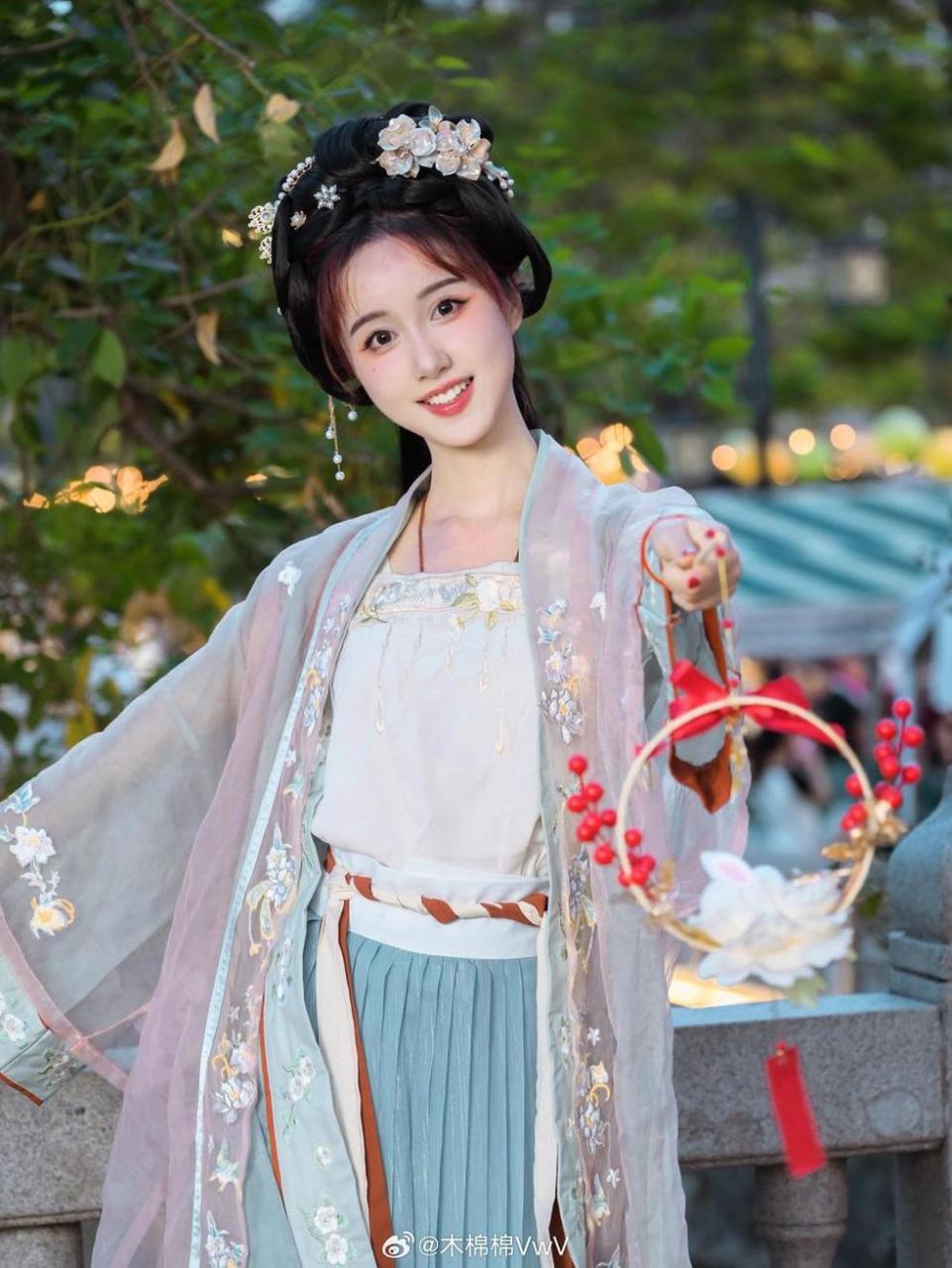 这组“木绵绵owo斯卡蒂”的Cos作品,魅力非凡 这组“木绵绵owo斯卡蒂”的Cos作品,魅力非凡
