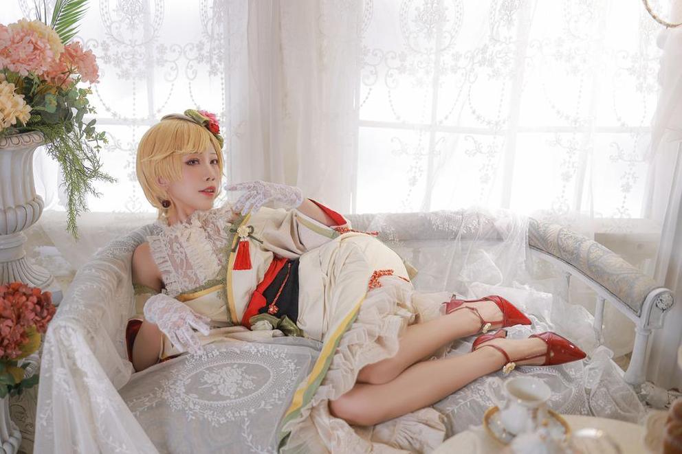 创意cosplay,水淼aqua黑色礼服惊艳全场 创意cosplay,水淼aqua黑色礼服惊艳全场