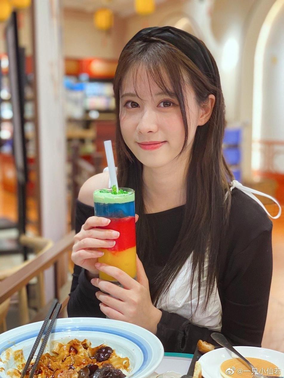 发现了一只小仙若为什么叫阿姨的原因,点击查看我的高清照片。 发现了一只小仙若为什么叫阿姨的原因,点击查看我的高清照片。