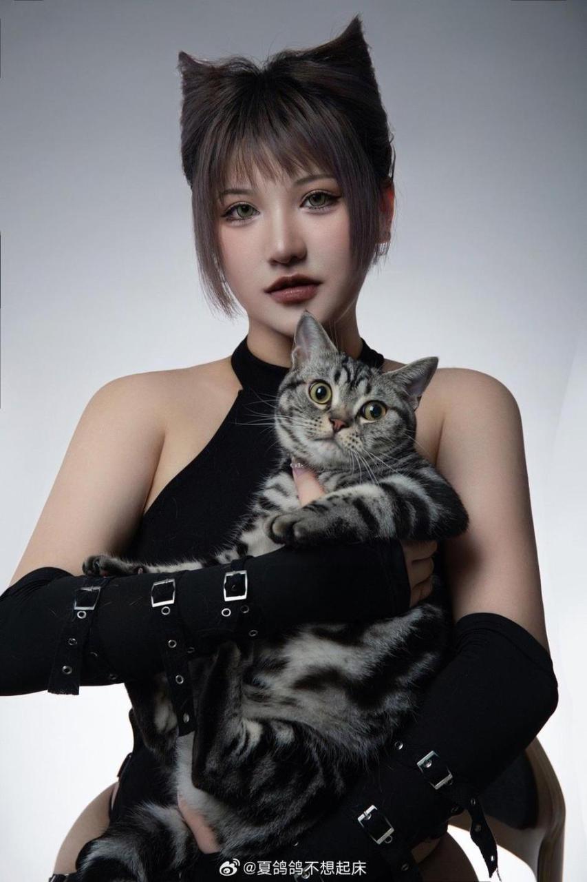 夏鸽鸽不想起床透明jk的cosplay图片，每一张都如艺术品般精彩