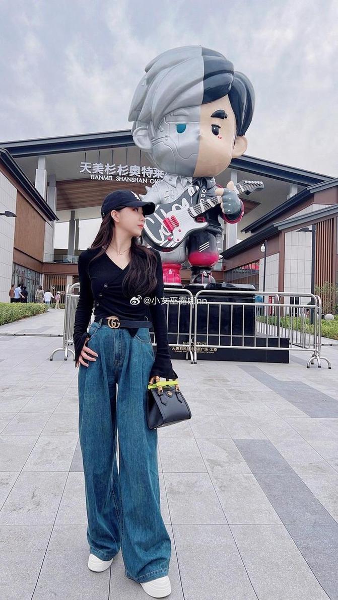 小女巫露娜停播,最新cos作品更新,奉上独家美图一份 小女巫露娜停播,最新cos作品更新,奉上独家美图一份