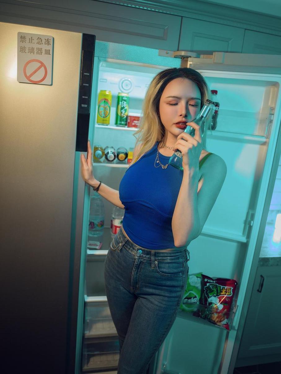 秋和柯基最新四套合集,看过之后想要更多 秋和柯基最新四套合集,看过之后想要更多