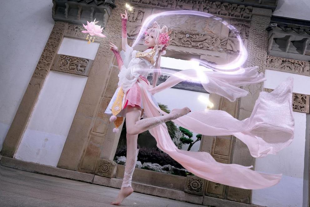 露儿大魔王cos兔女郎代表了完美与魅力的结合 露儿大魔王cos兔女郎代表了完美与魅力的结合