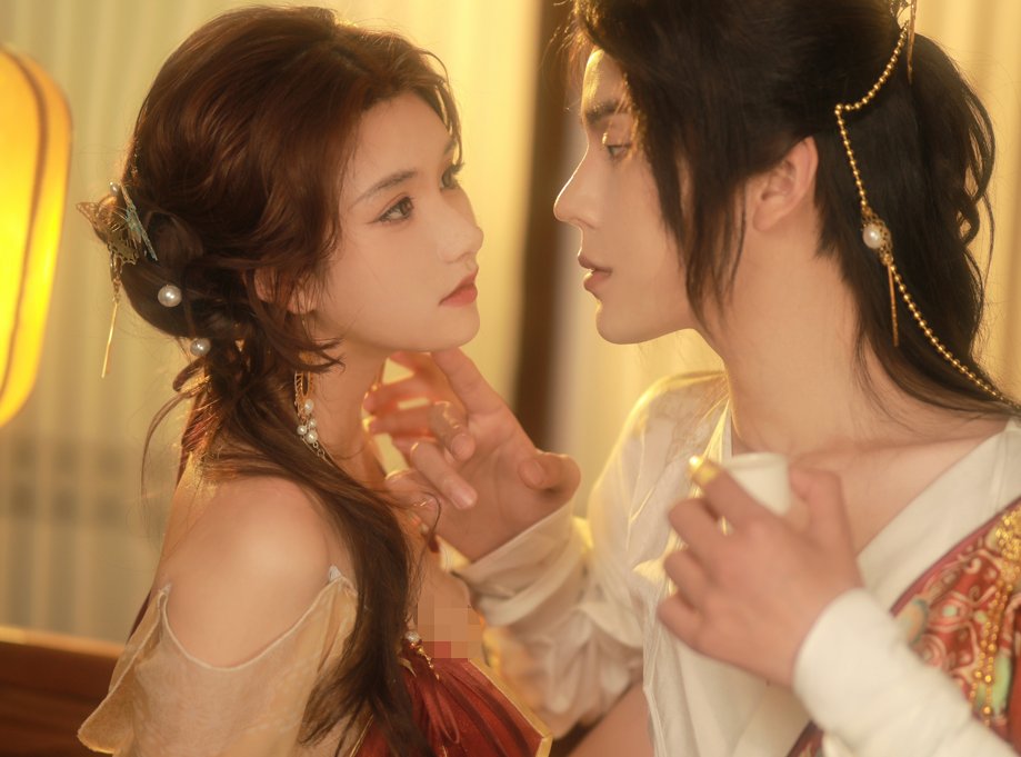 00后服装专业小姐姐 COSPLAY兔子精 画面太美了！-图集侠
