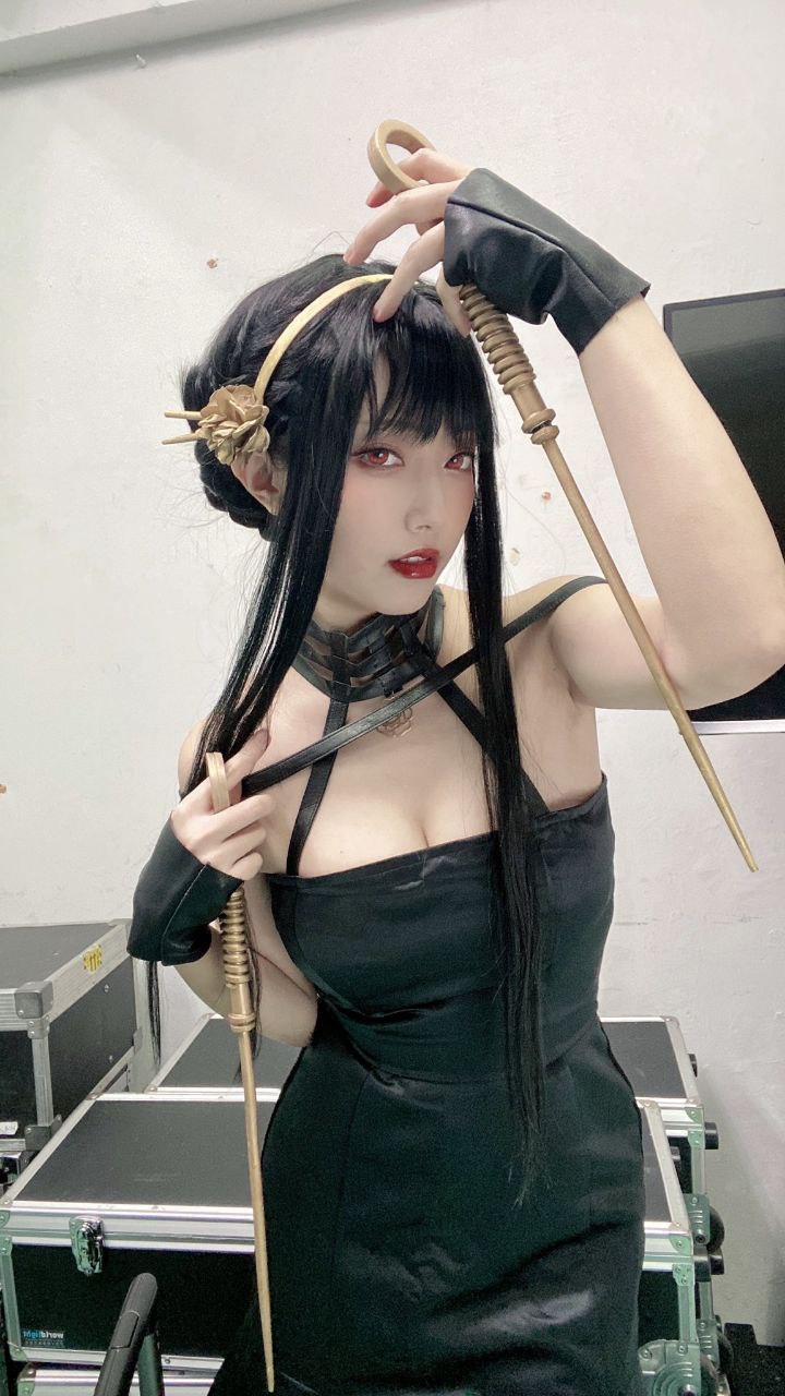 约尔kiriko_celia COS《间谍过家家》太符合原型人物了-图集侠