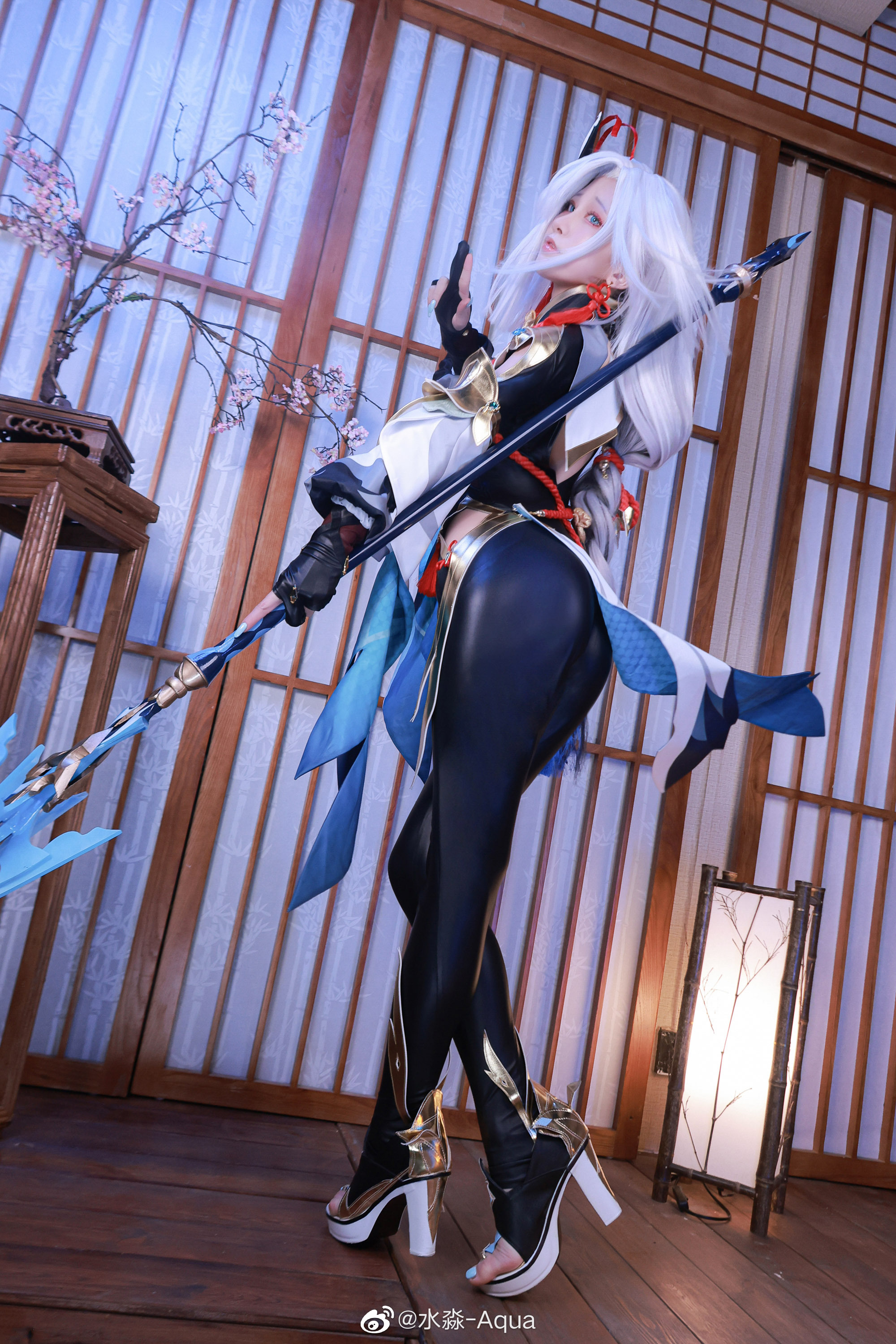 水淼Aqua《原神》申鹤COS 17张真人图-图集侠