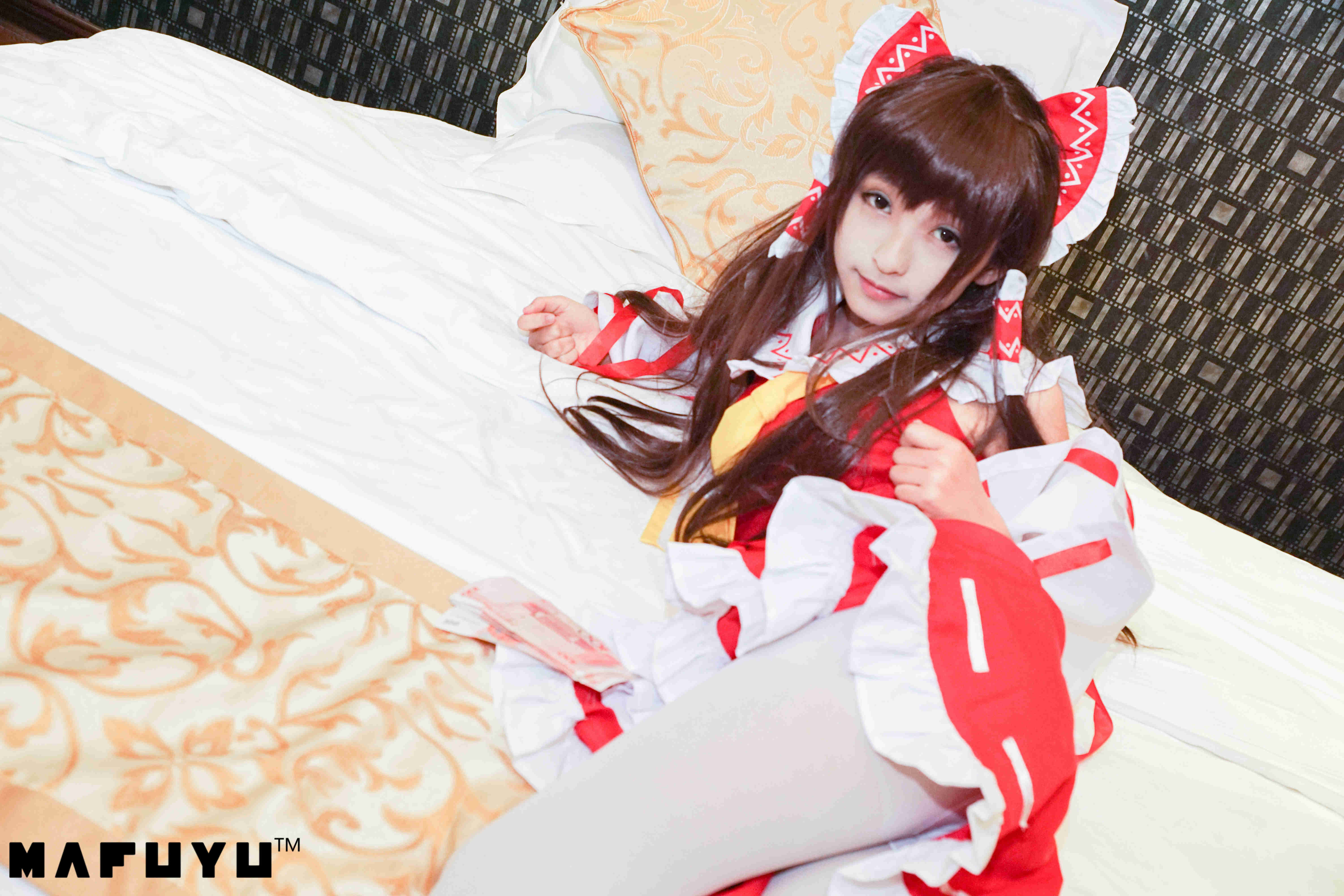皇宫里的灵梦少女COS图分享（CN：神楽坂真冬）-图集侠