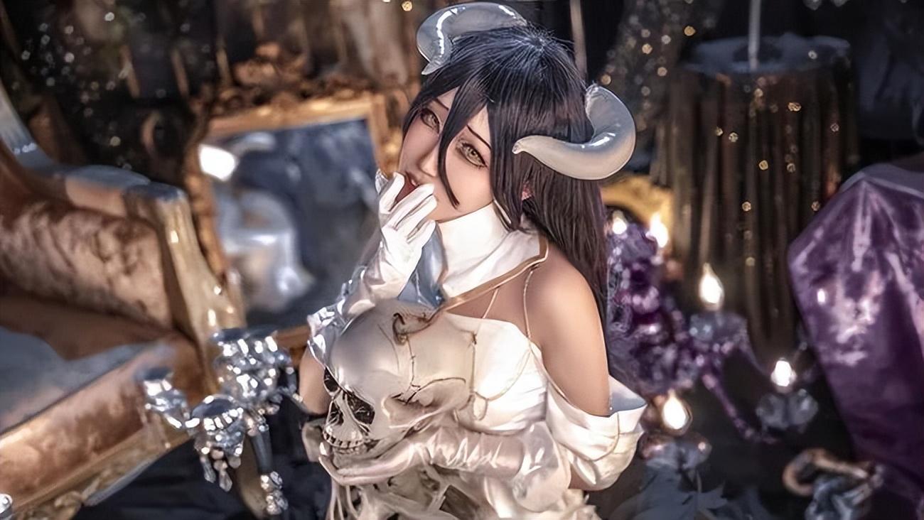 Overlord-雅儿贝德 白衣黑发黑翼的女性恶魔-泡泡堂