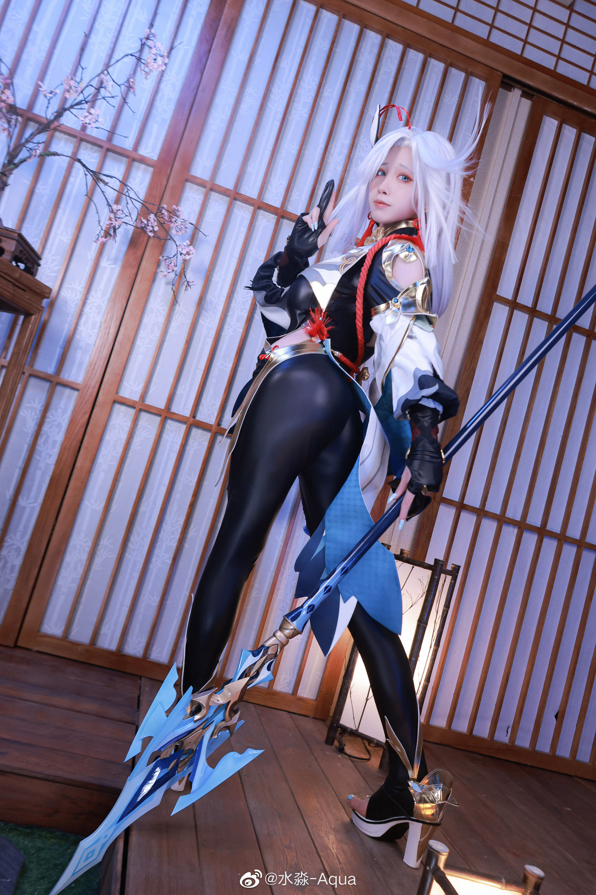 水淼Aqua《原神》申鹤COS 17张真人图-图集侠