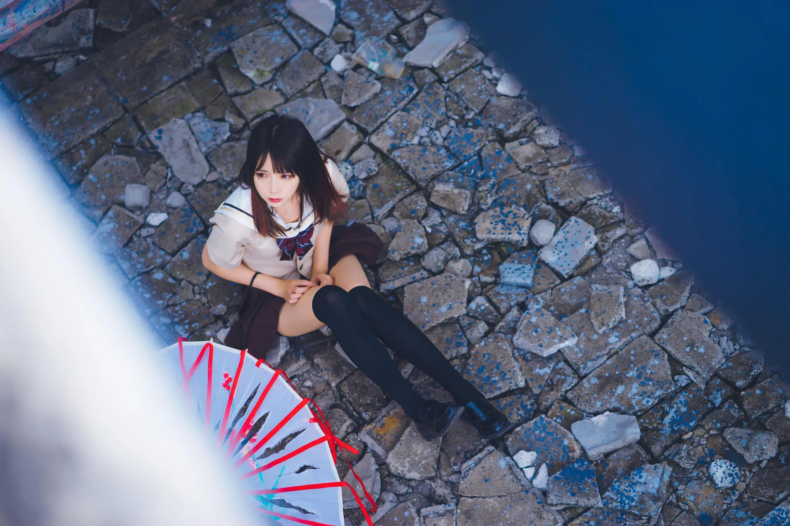 疯猫ss《丝袜狂想曲(伞)》嘿丝美少女图片欣赏-N5次元