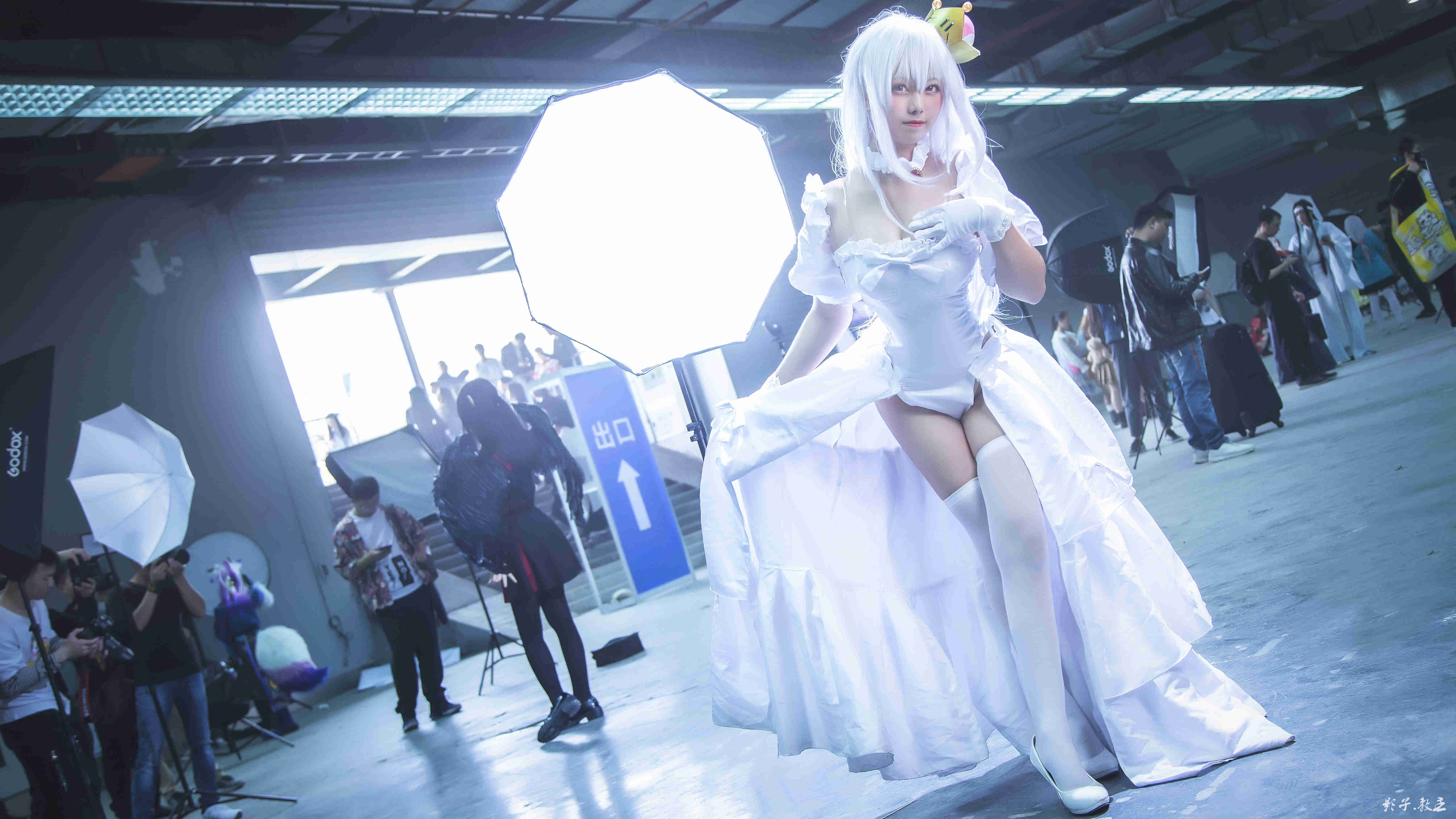 漫展里的幽灵姬真人COS（CN：蜜汁猫裘）-图集侠