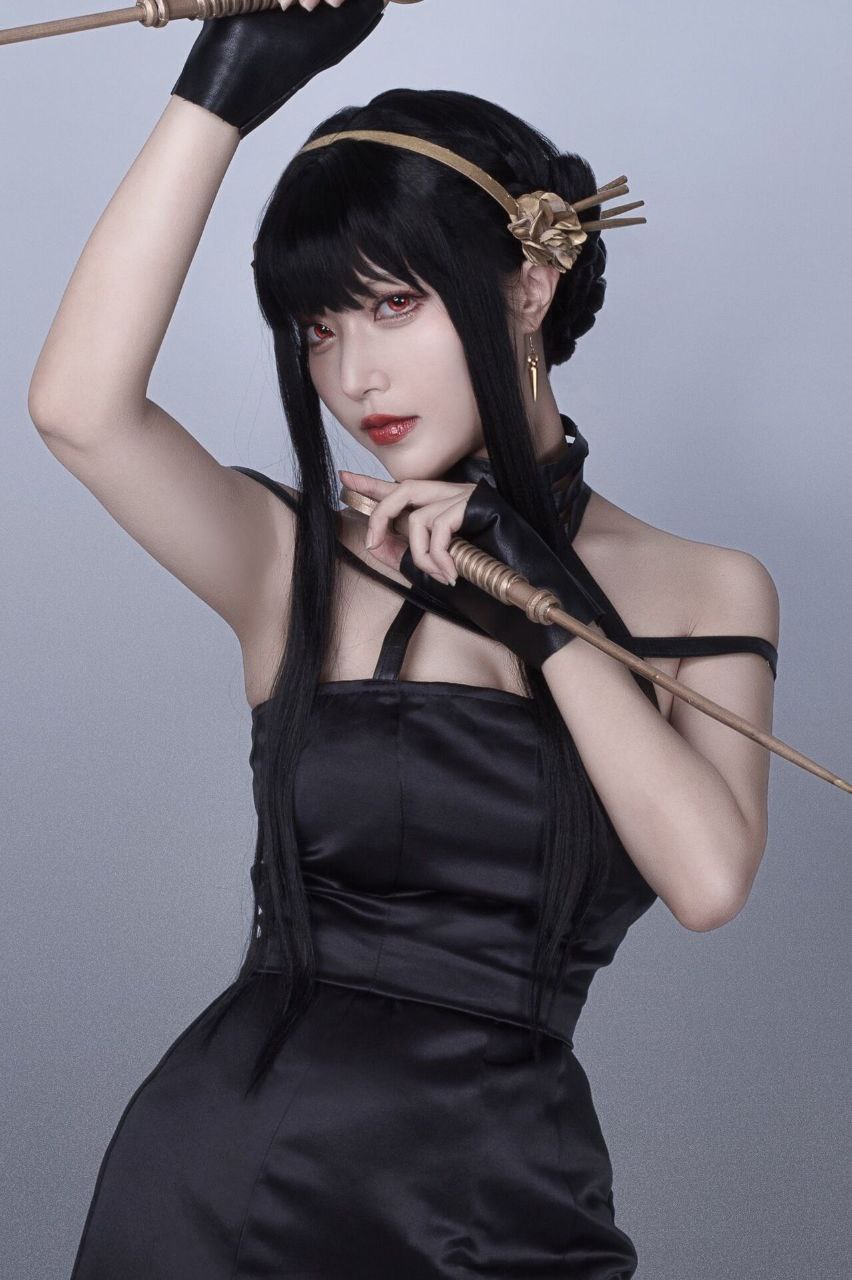 约尔kiriko_celia COS《间谍过家家》太符合原型人物了-图集侠