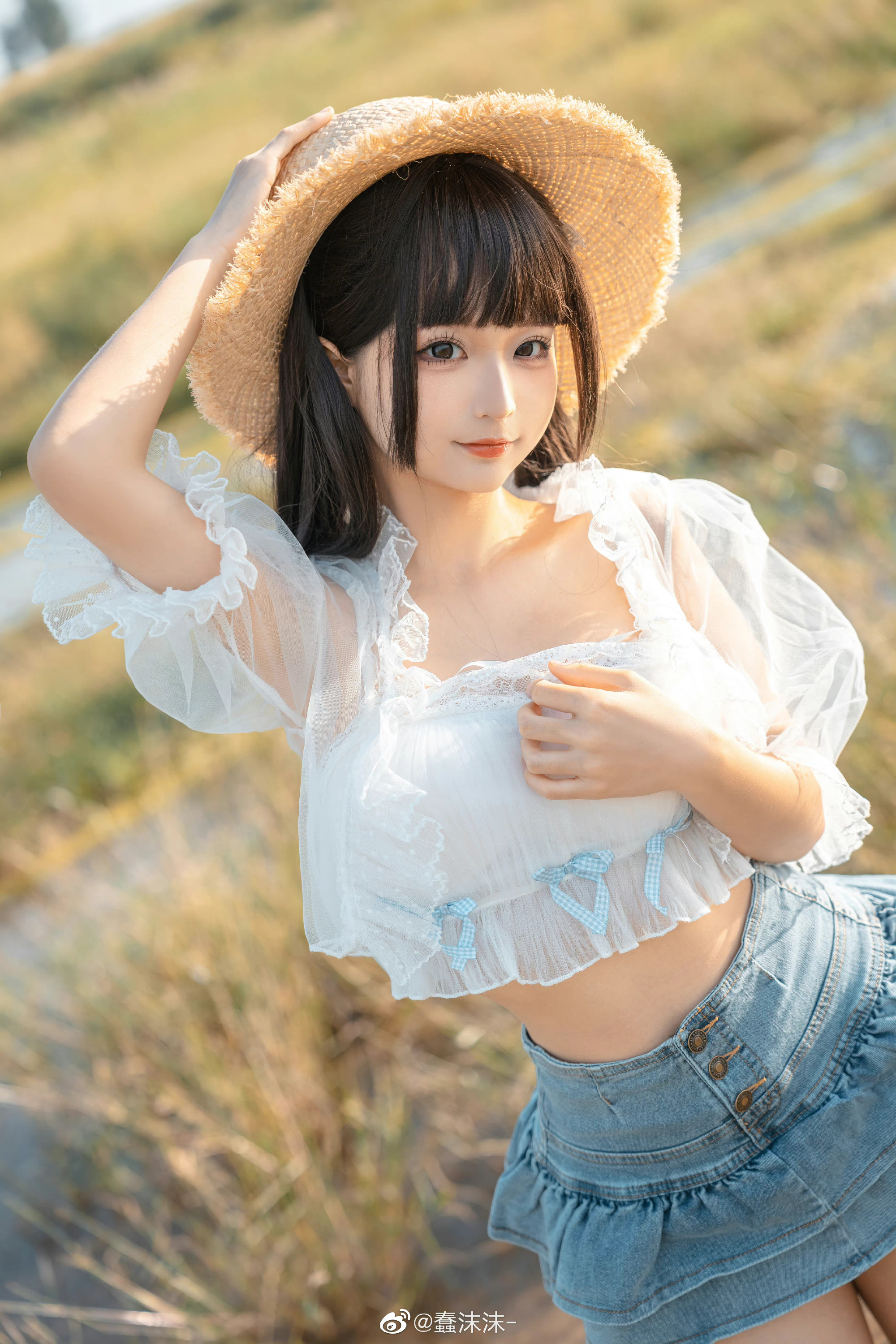 蠢沫沫 迈步在田野中的少女图欣赏-N5次元