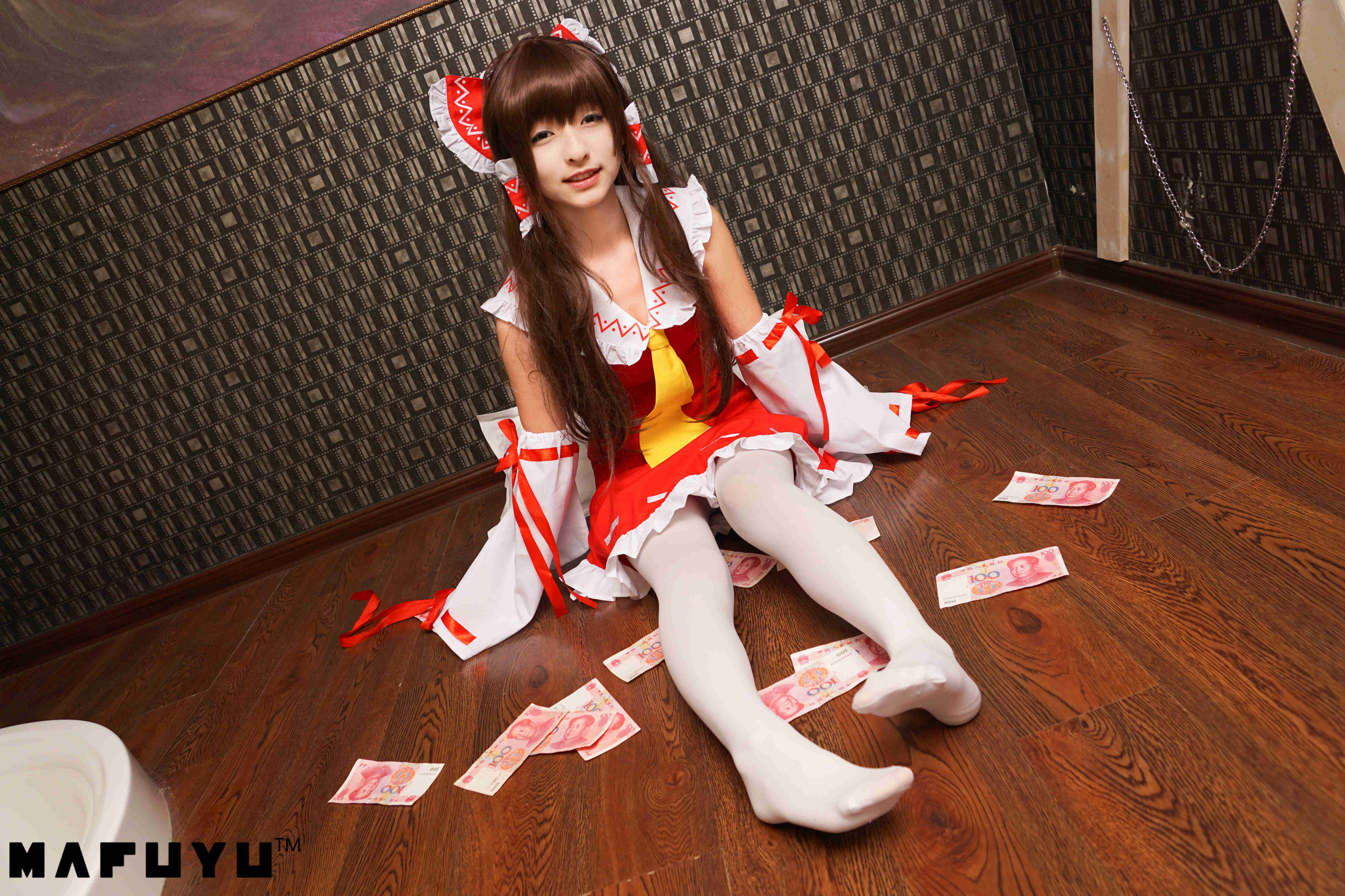 皇宫里的灵梦少女COS图分享（CN：神楽坂真冬）-图集侠
