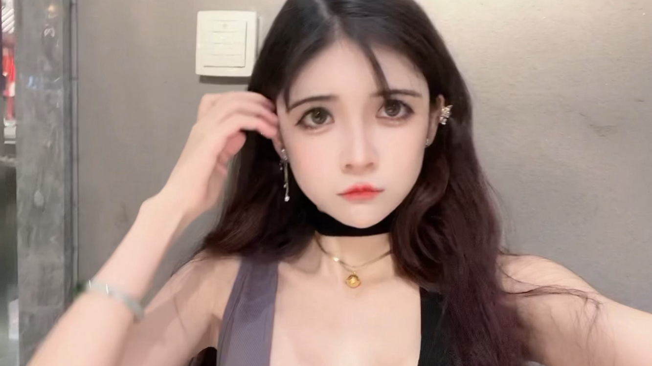 网红狗头萝莉微博回应整形，赚18万赔17万！-N5次元