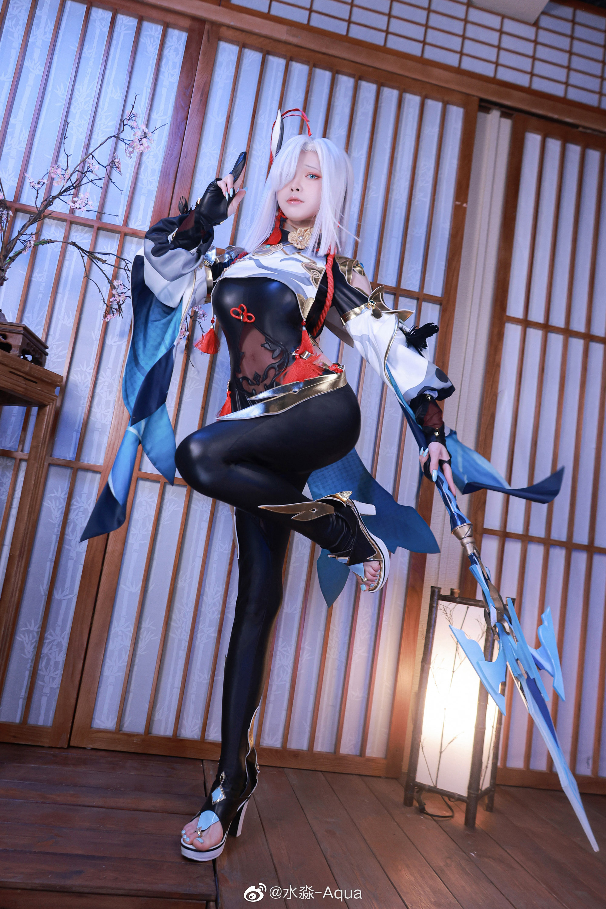 水淼Aqua《原神》申鹤COS 17张真人图-图集侠