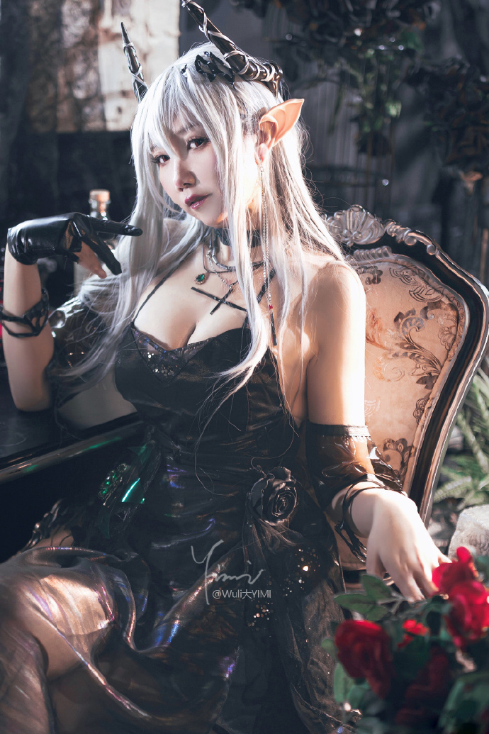 手机游戏《明日方舟》泥岩COS真人图欣赏（CN：Wuli大YIMI）-图集侠