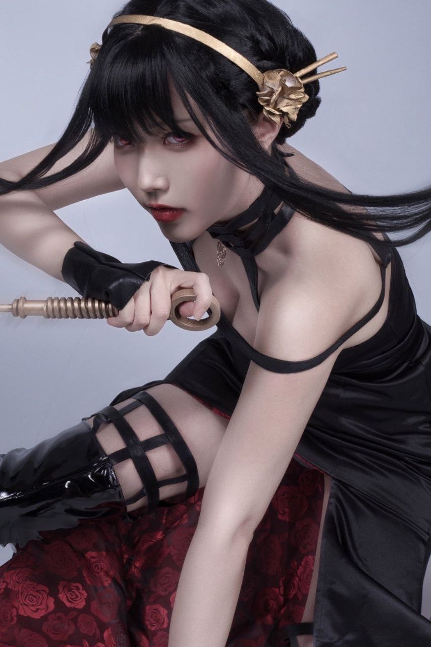 约尔kiriko_celia COS《间谍过家家》太符合原型人物了-图集侠