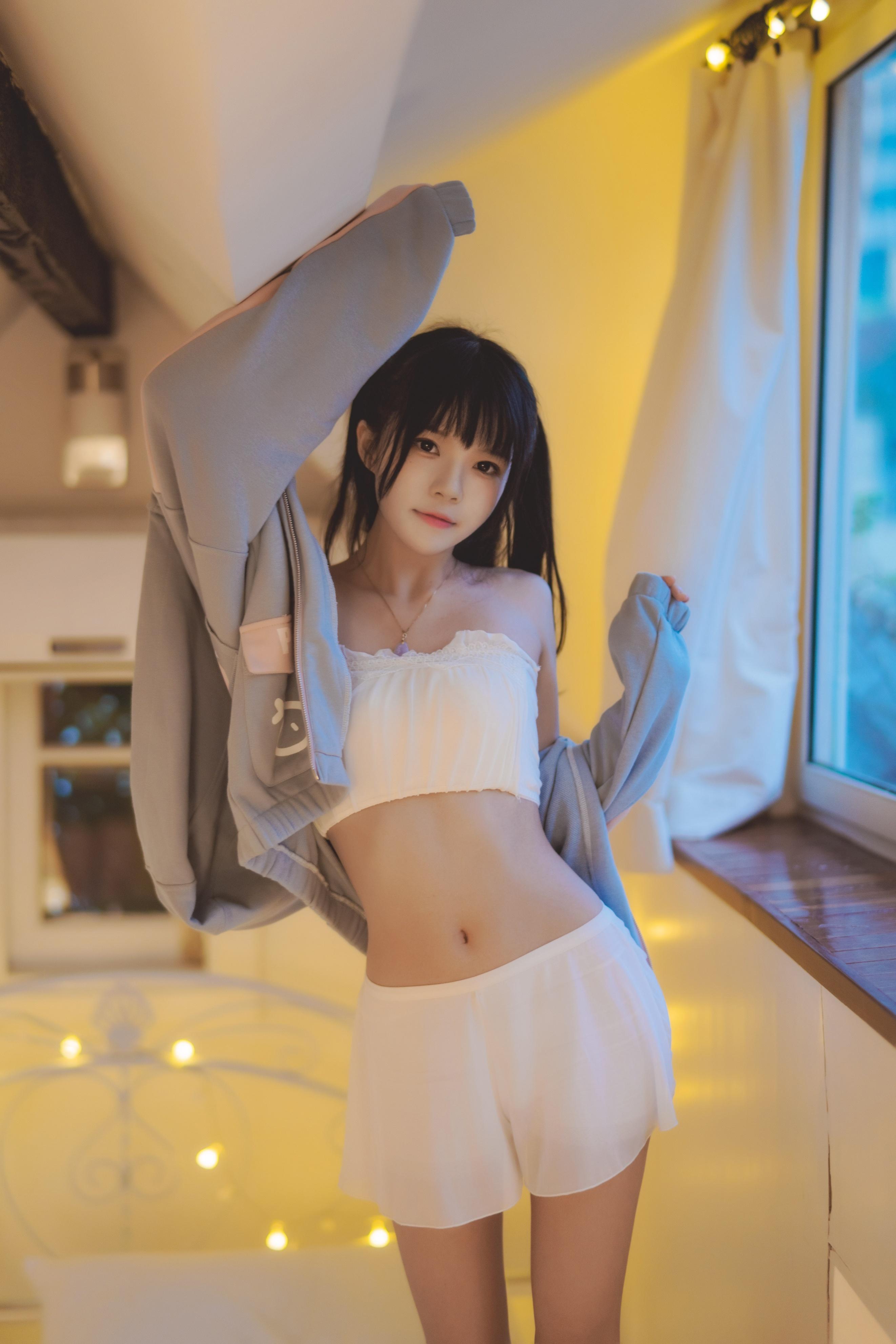 樱桃喵 碎星美少女写真图片欣赏-N5次元